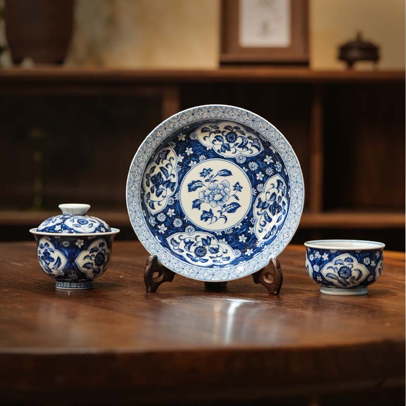 蓝底四季花卉纹茶具复古陶瓷家用纯手工主人杯中式