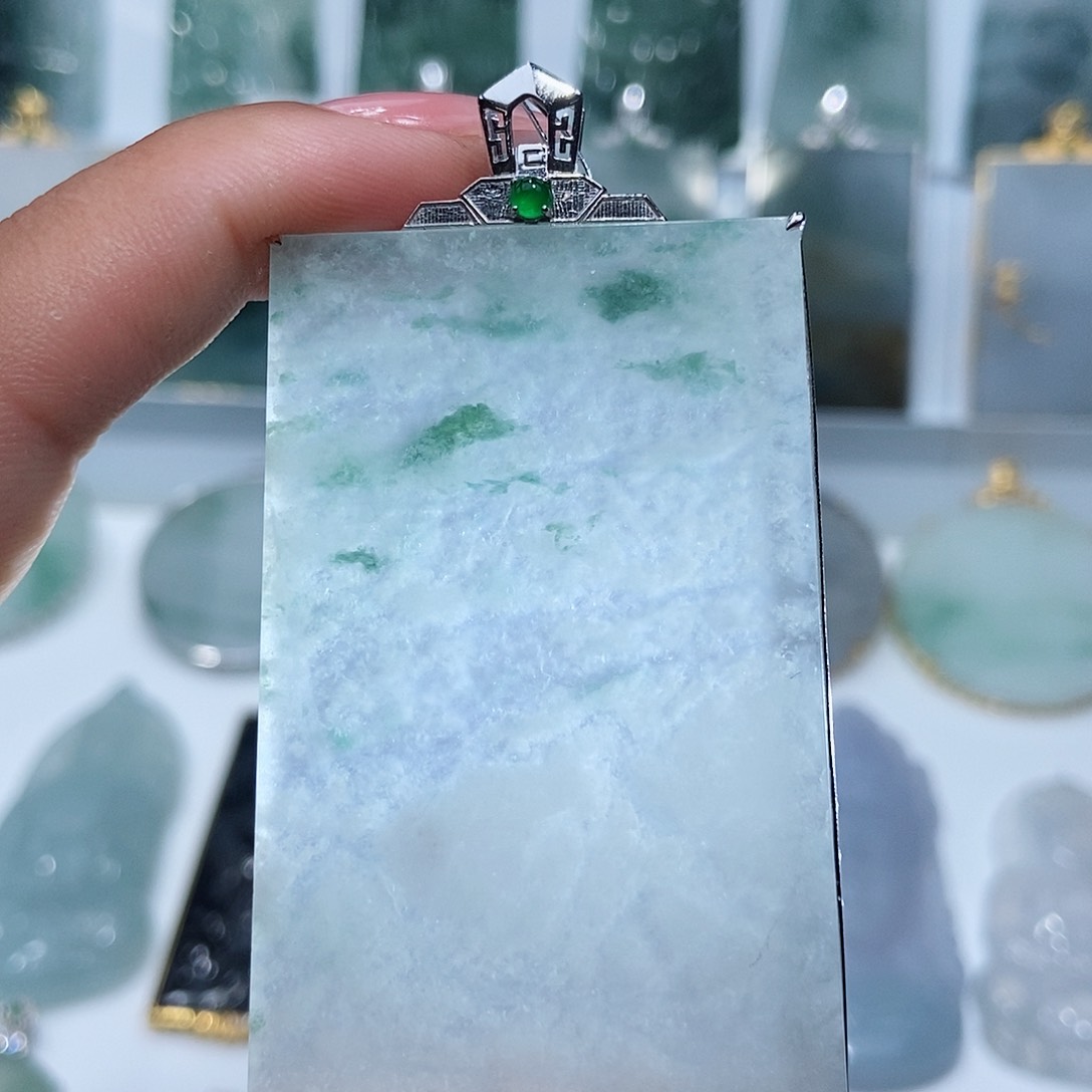 翡翠吊坠(不含链)18K金镶嵌