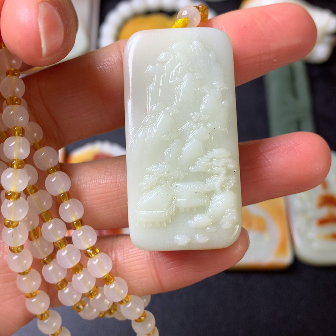 和田玉颈饰未镶嵌