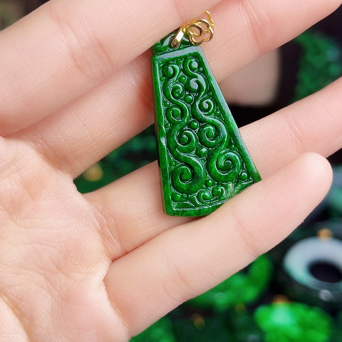 颈饰未镶嵌翡翠多样性