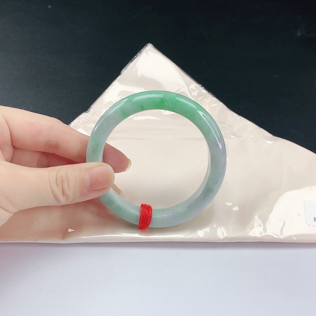 翡翠手镯未镶嵌翡翠277