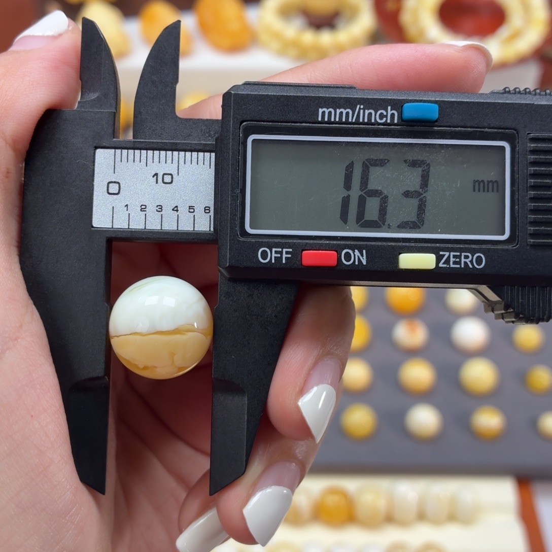 *****琥珀未镶嵌裸石俄料16.3mm