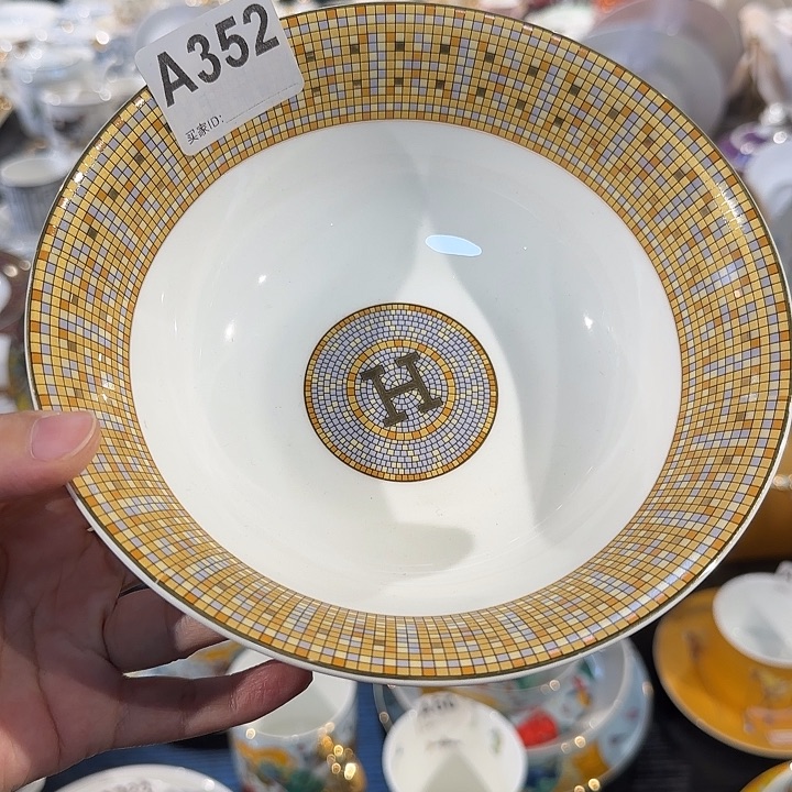 瓷片一个面碗一个面碗