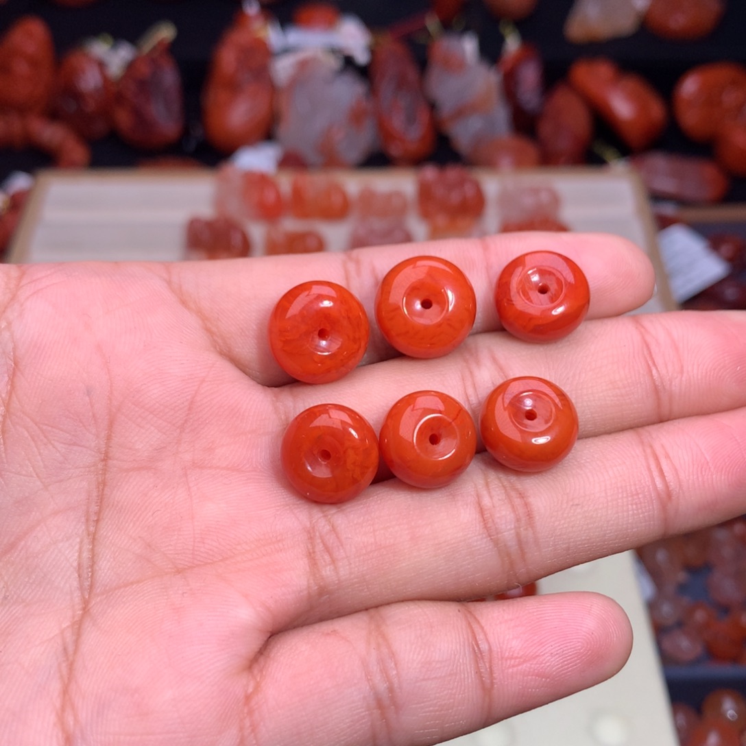 大***C南红玛瑙未镶嵌珠宝半成品平安扣