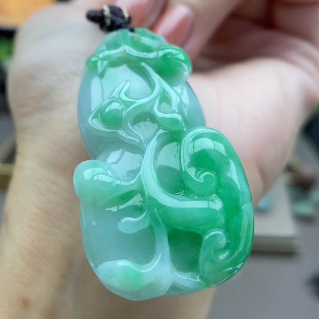 翡翠未镶嵌颈饰吊坠61