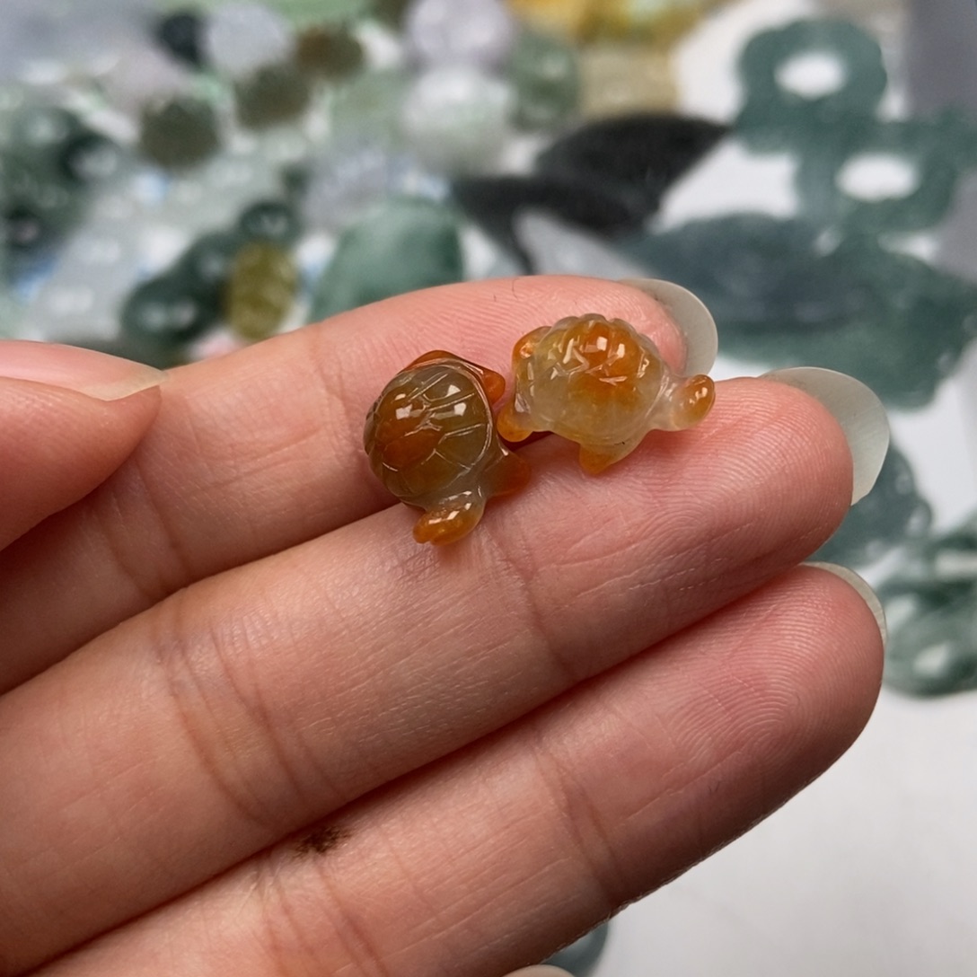 都***堰翡翠未镶嵌颈饰翡翠