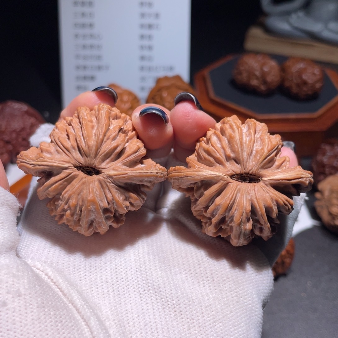 吊坠文玩核桃44.39四座楼5366