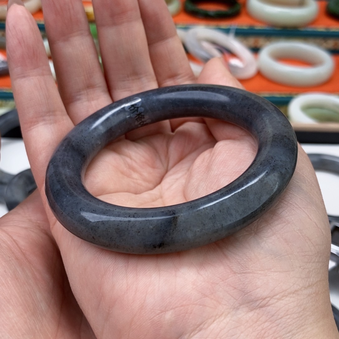 和田玉手镯未镶嵌洋*