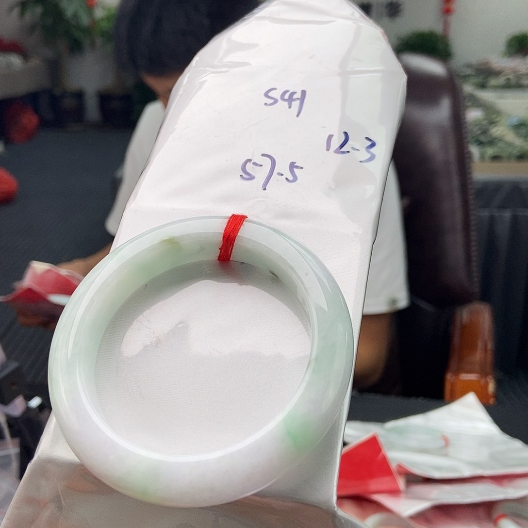 翡翠手镯未镶嵌颜色多样性发拍一发一