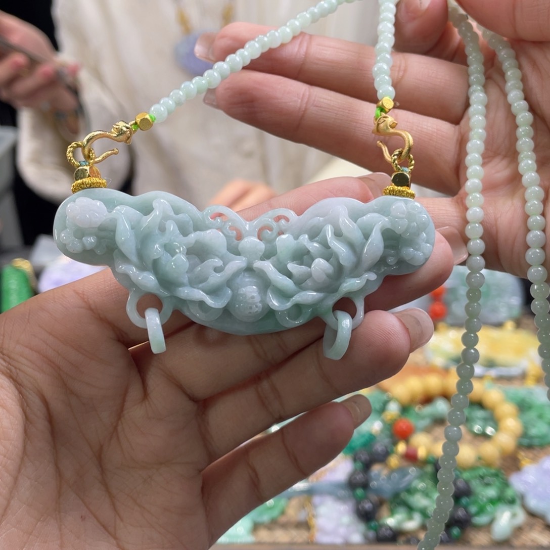 翡翠颈饰未镶嵌代编织