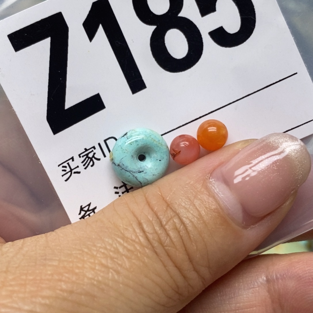 南红玛瑙配饰未镶嵌