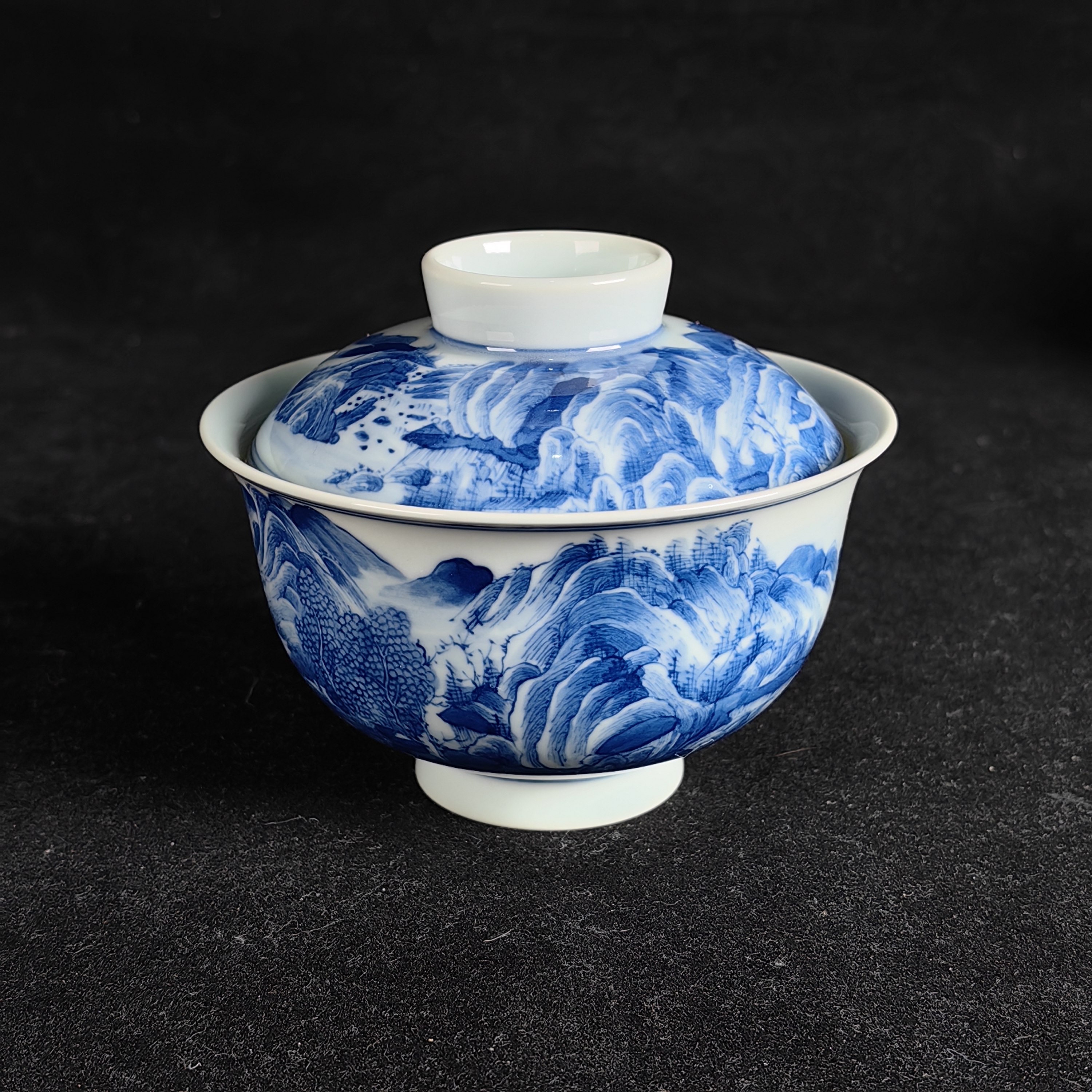 青花山水通景纹盖碗