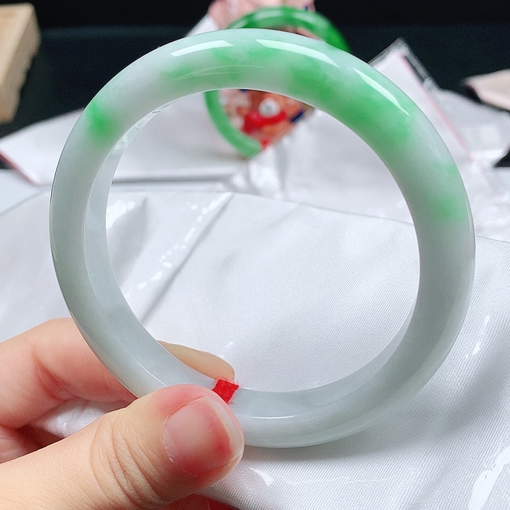 翡翠未镶嵌手镯1423