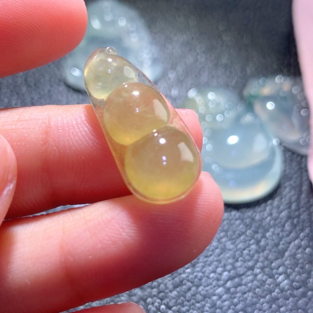 翡翠颈饰未镶嵌缅甸