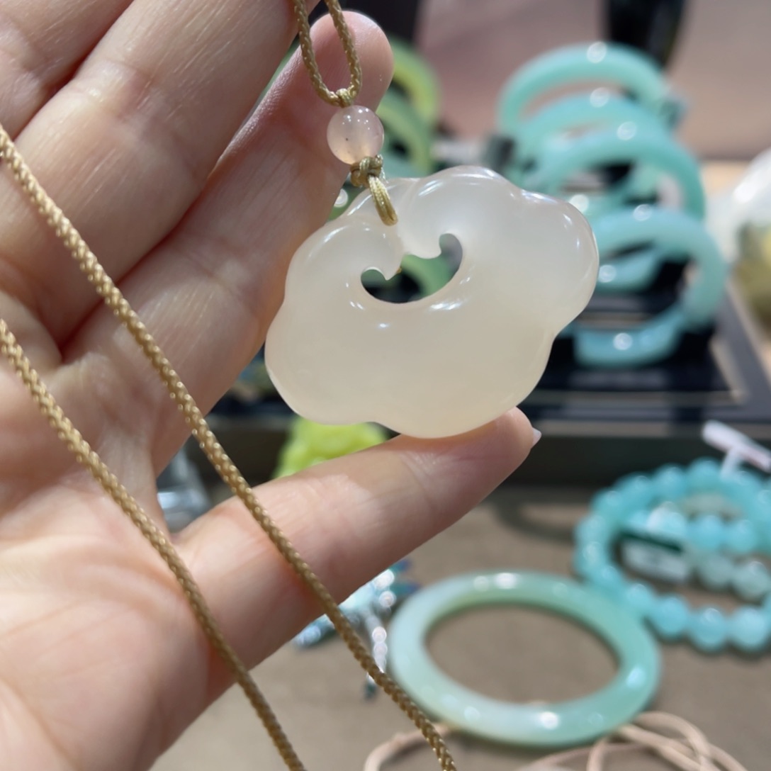 岫玉手镯未镶嵌手镯