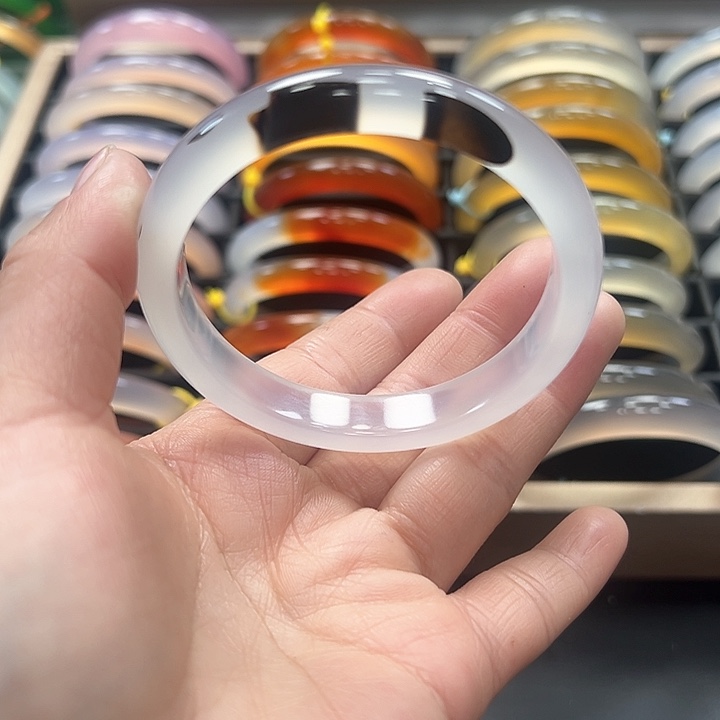 玛瑙/玉髓手镯未镶嵌