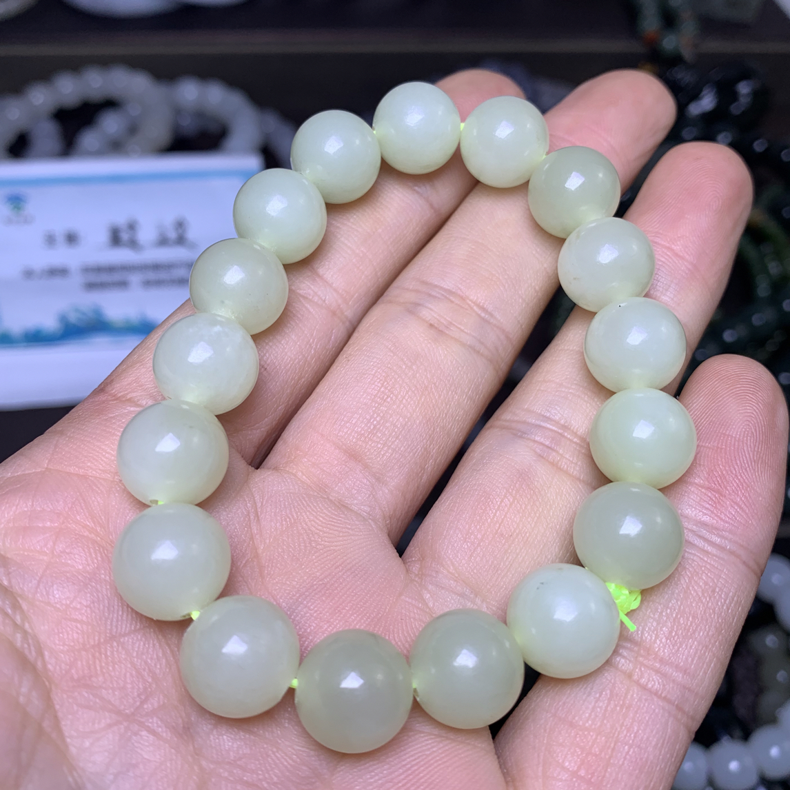 新疆和田玉黄口料卡12圆珠细腻油润无裂多样发火爆款手串手链