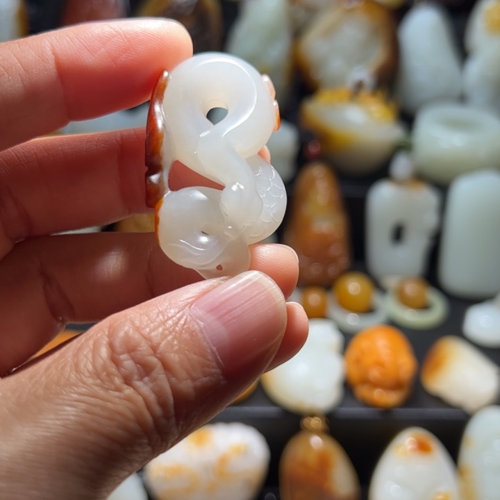 和田玉未镶嵌吊坠(不含链)