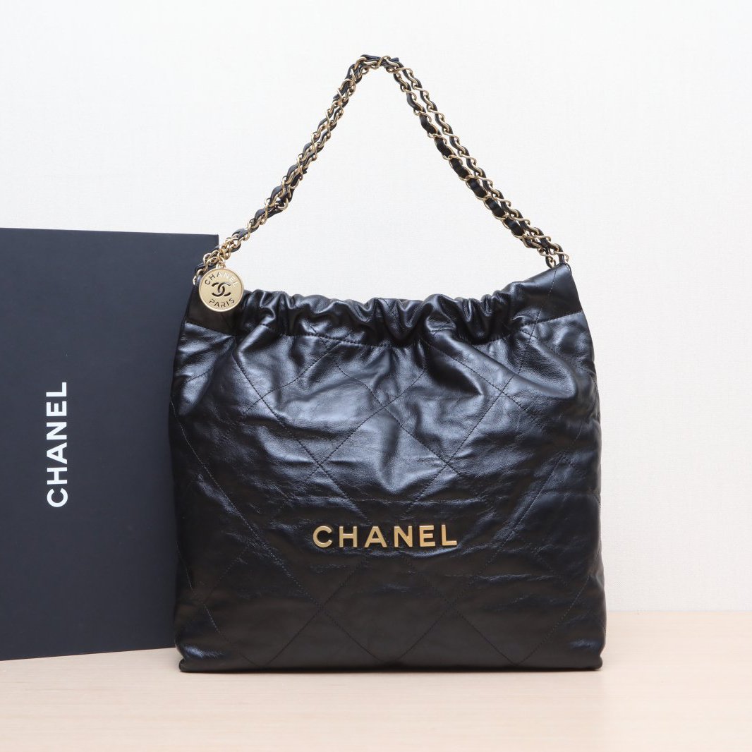 95新 Chanel/香奈儿 【小花Han】22Bag 中号 黑色 芯片开 金扣 包