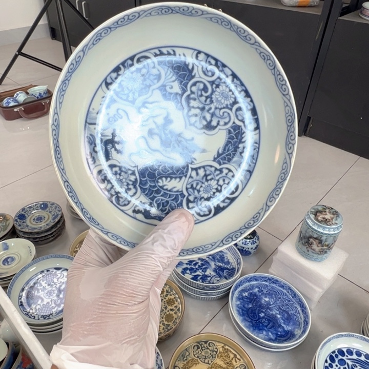 瓷片白青花穿花龙壶承