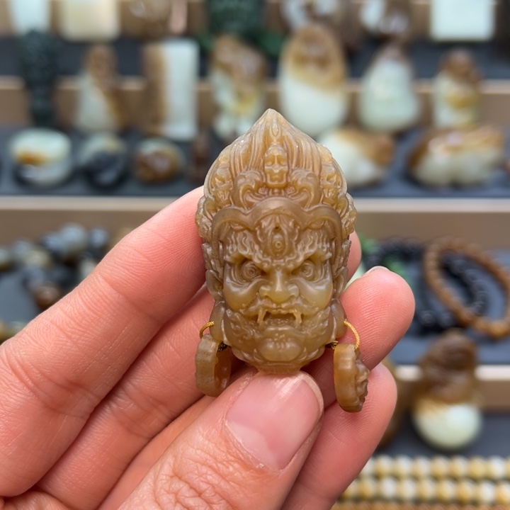 和田玉颈饰未镶嵌定制