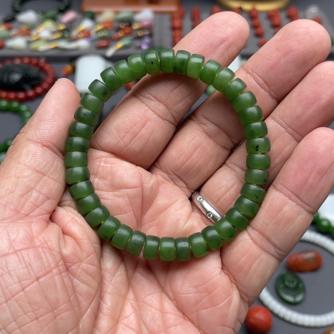 和田玉（碧玉）未镶嵌颈饰7*4mm