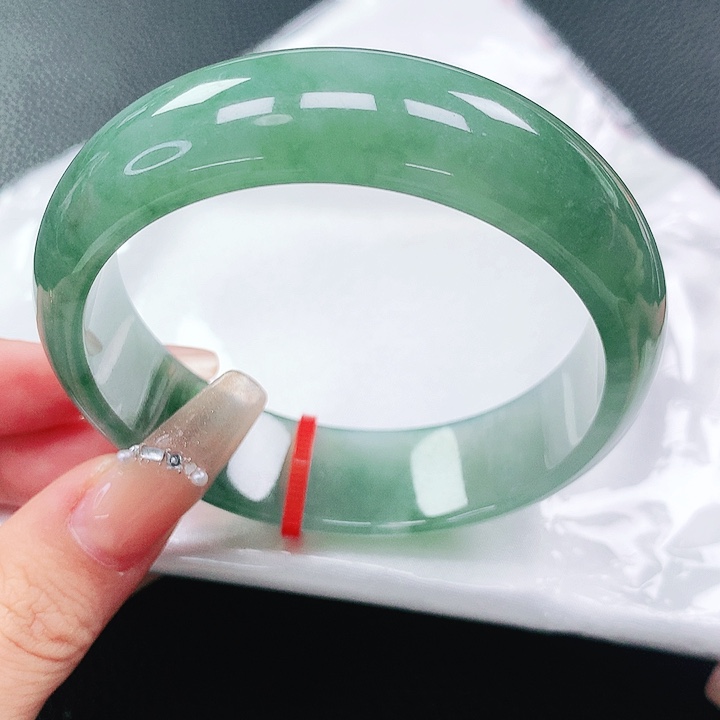 翡翠手镯未镶嵌58圈