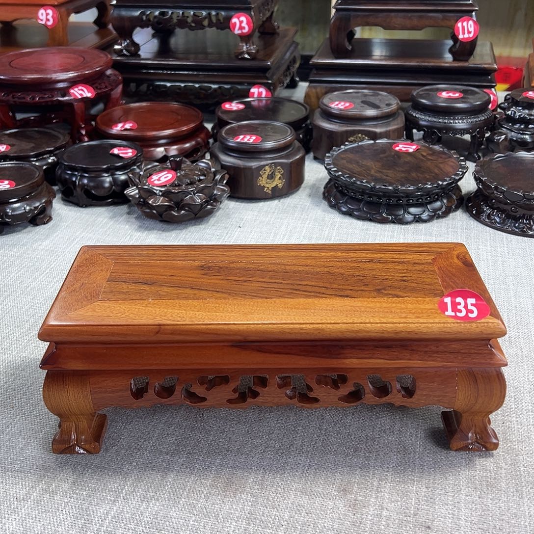 红木底座精雕工艺品