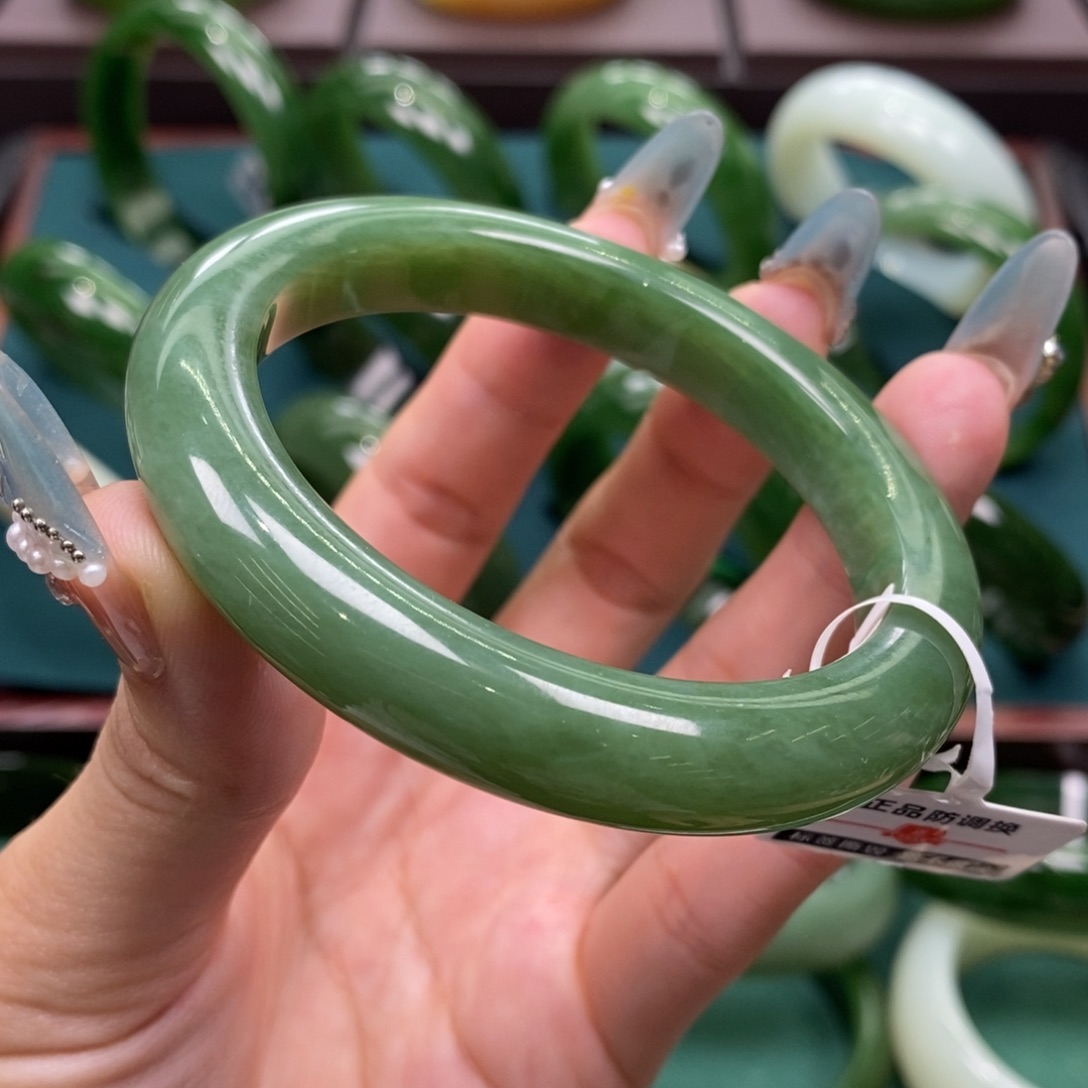 和田玉（碧玉）未镶嵌手镯5657
