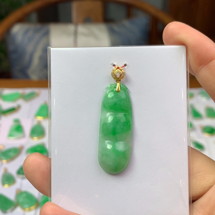 青***^翡翠18K金镶嵌颈饰翡翠翡翠吊坠