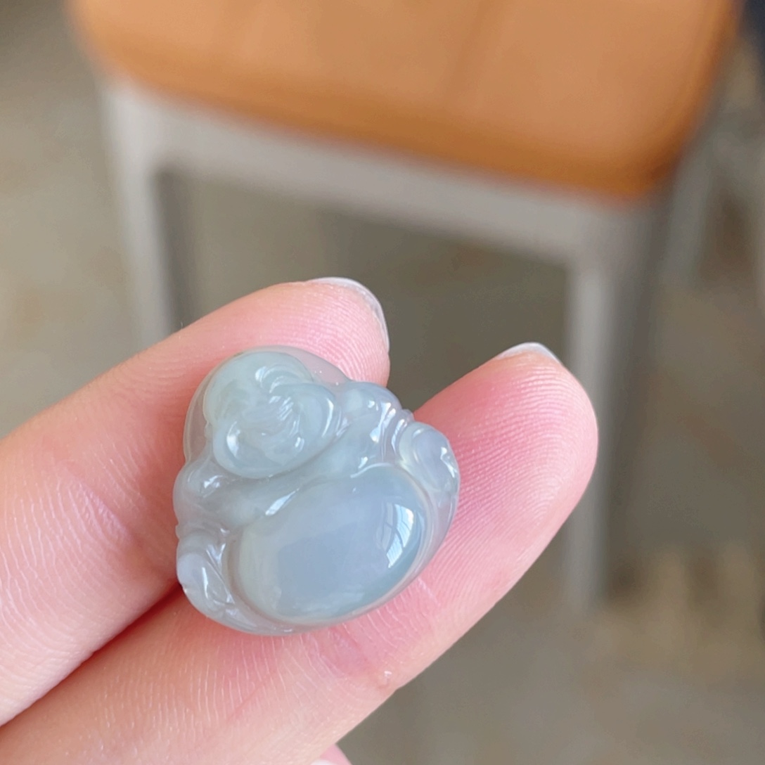 翡翠颈饰未镶嵌佛