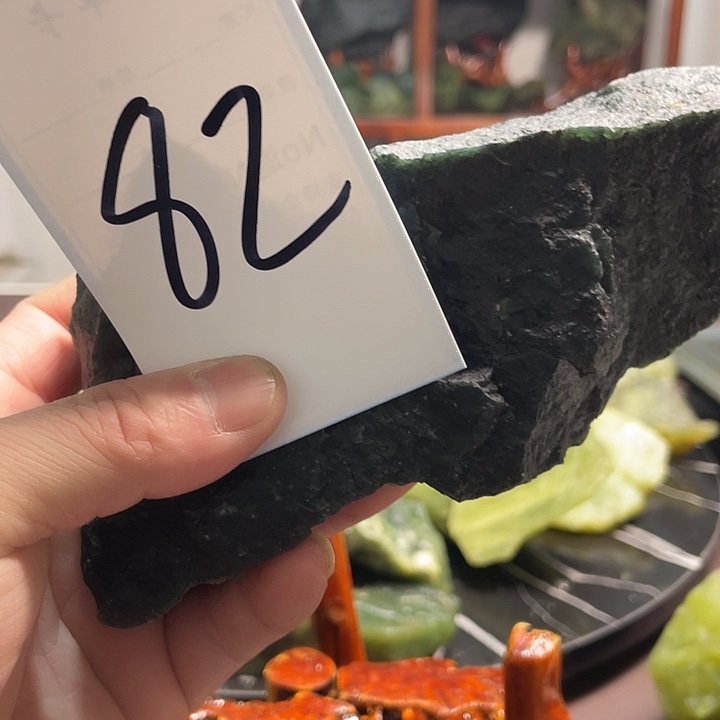 蛇纹石玉未镶嵌珠宝奇石