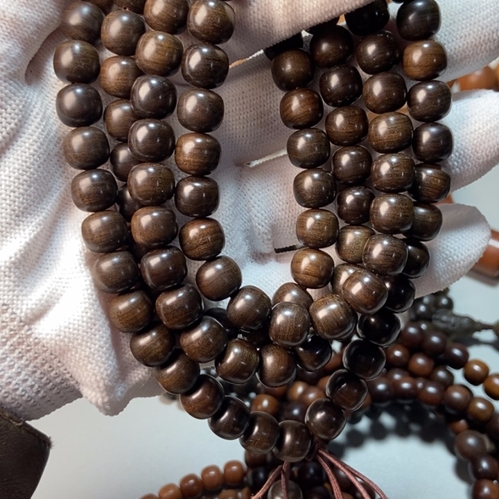 怀***斯檀香木老山檀香老阴沉0.8*0.9*108，奶香