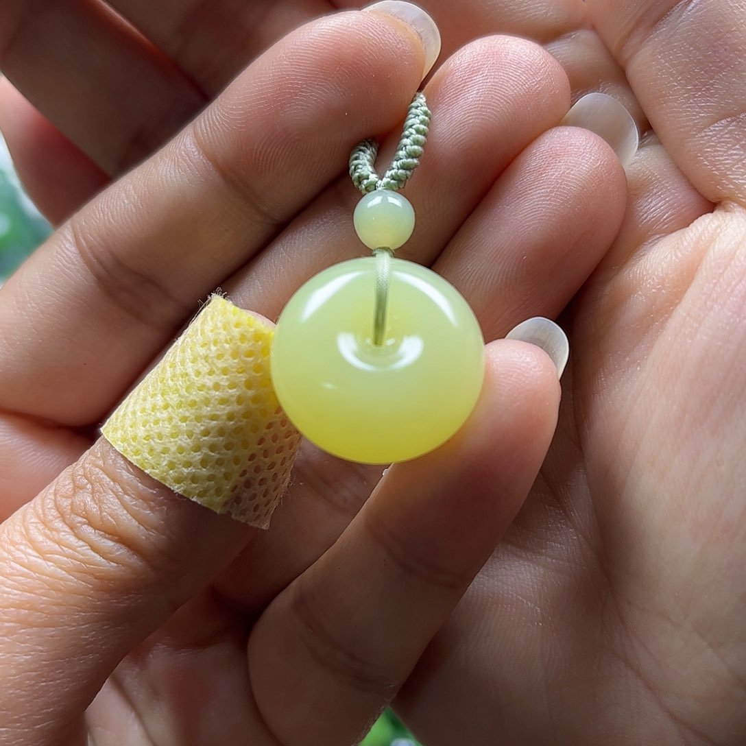 和田玉吊坠未镶嵌