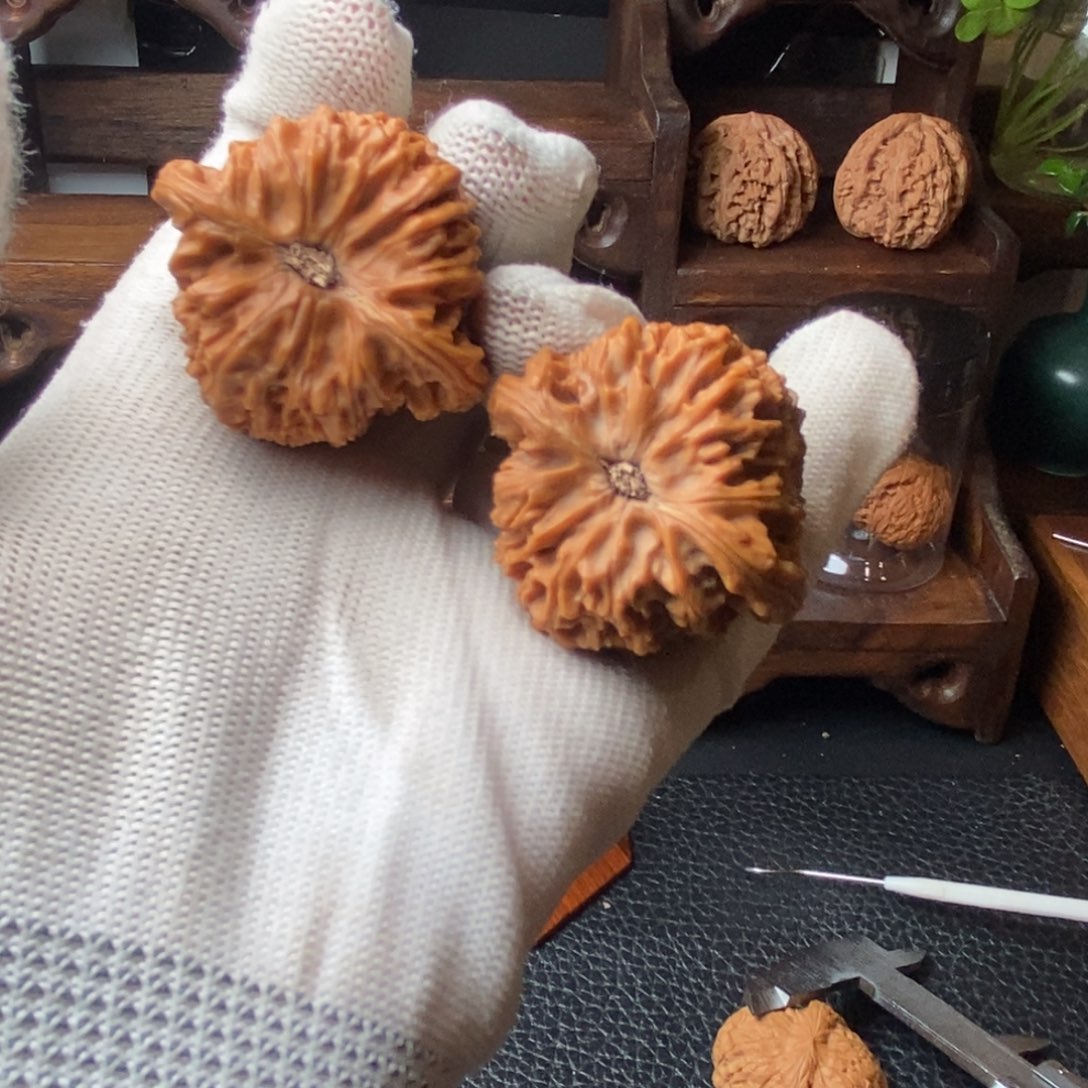 文玩核桃吊坠*️****三角疆文玩核桃