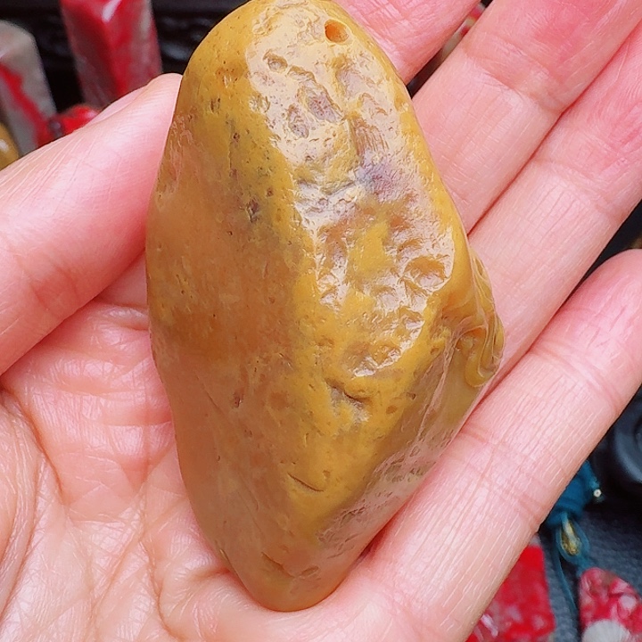 田黄石精品昌化田黄把件