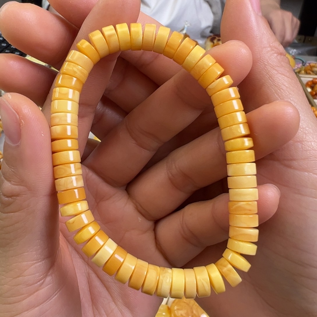 蜜蜡裸石未镶嵌蜜蜡