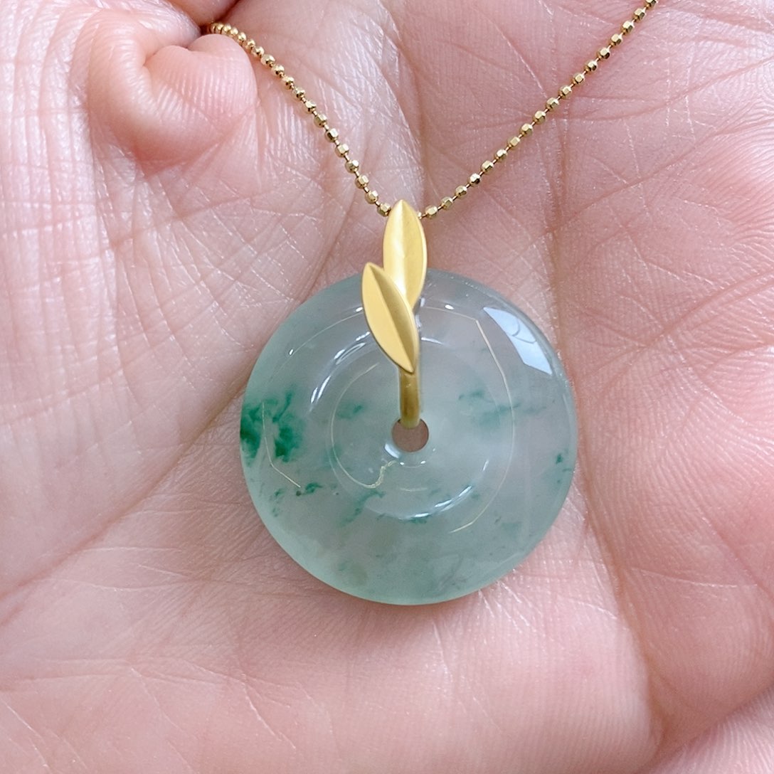 石英质玉吊坠(赠链)18K金镶嵌