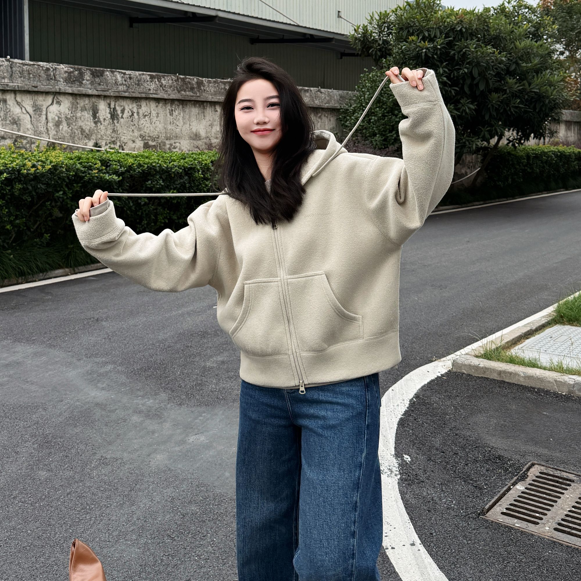 秋季新款时尚休闲百搭简约气质纯色连帽开襟卫衣女-M25402311