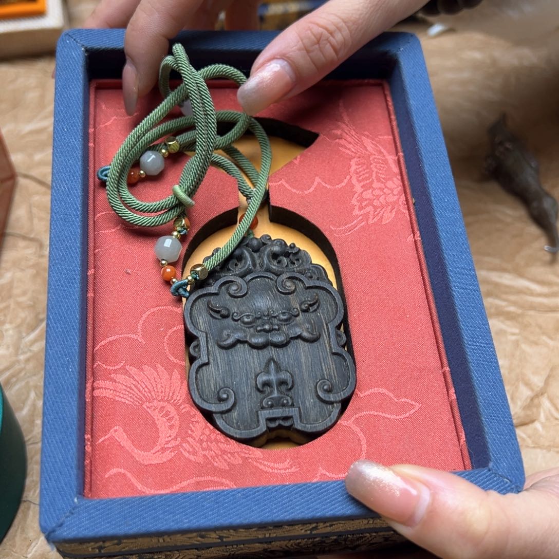 大叶紫檀（黑酸枝木类）