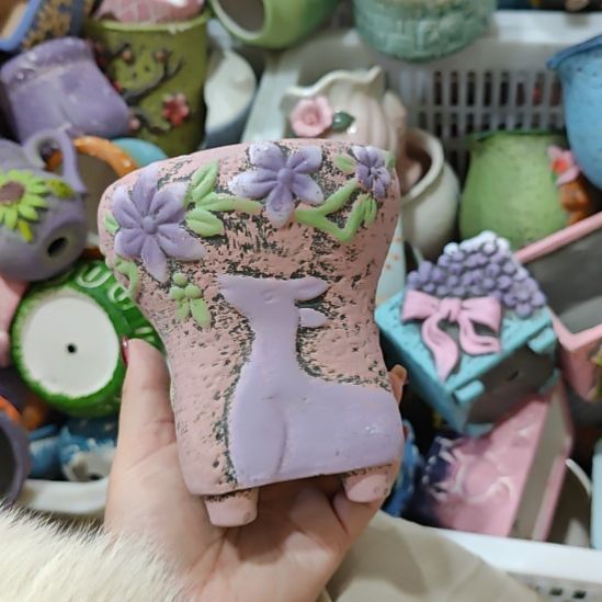 当场拍满15元发货不凑不发，花盆盆口不方不圆有针孔黑点是正常的，