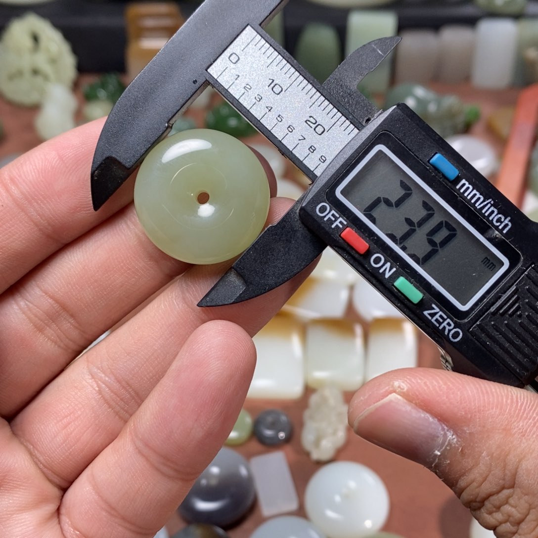 和田玉吊坠(不含链)未镶嵌