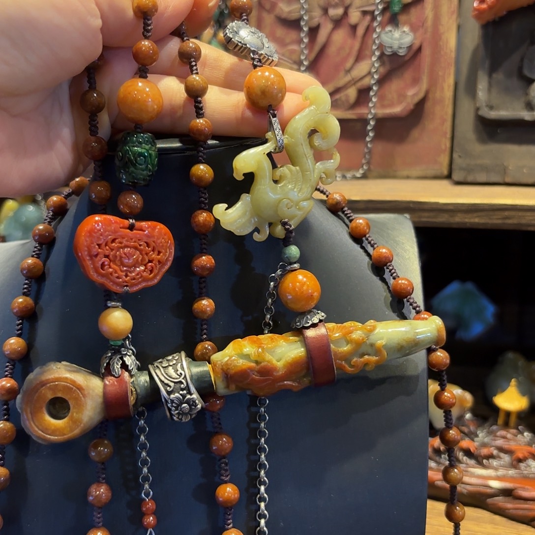 翡翠未镶嵌颈饰你