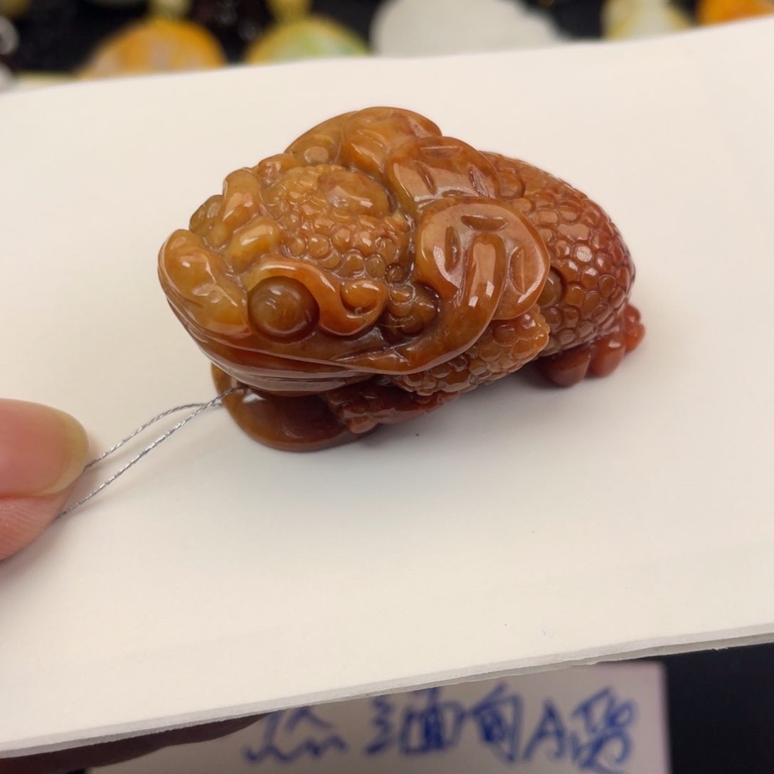 翡翠未镶嵌颈饰翡翠金蟾吊坠