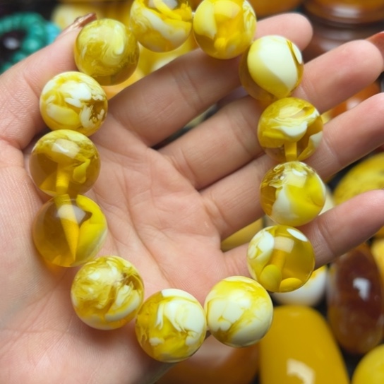 琥珀手串未镶嵌蜜蜡