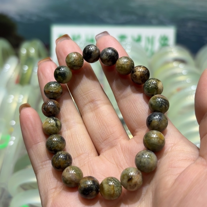 未镶嵌岫玉手镯天然