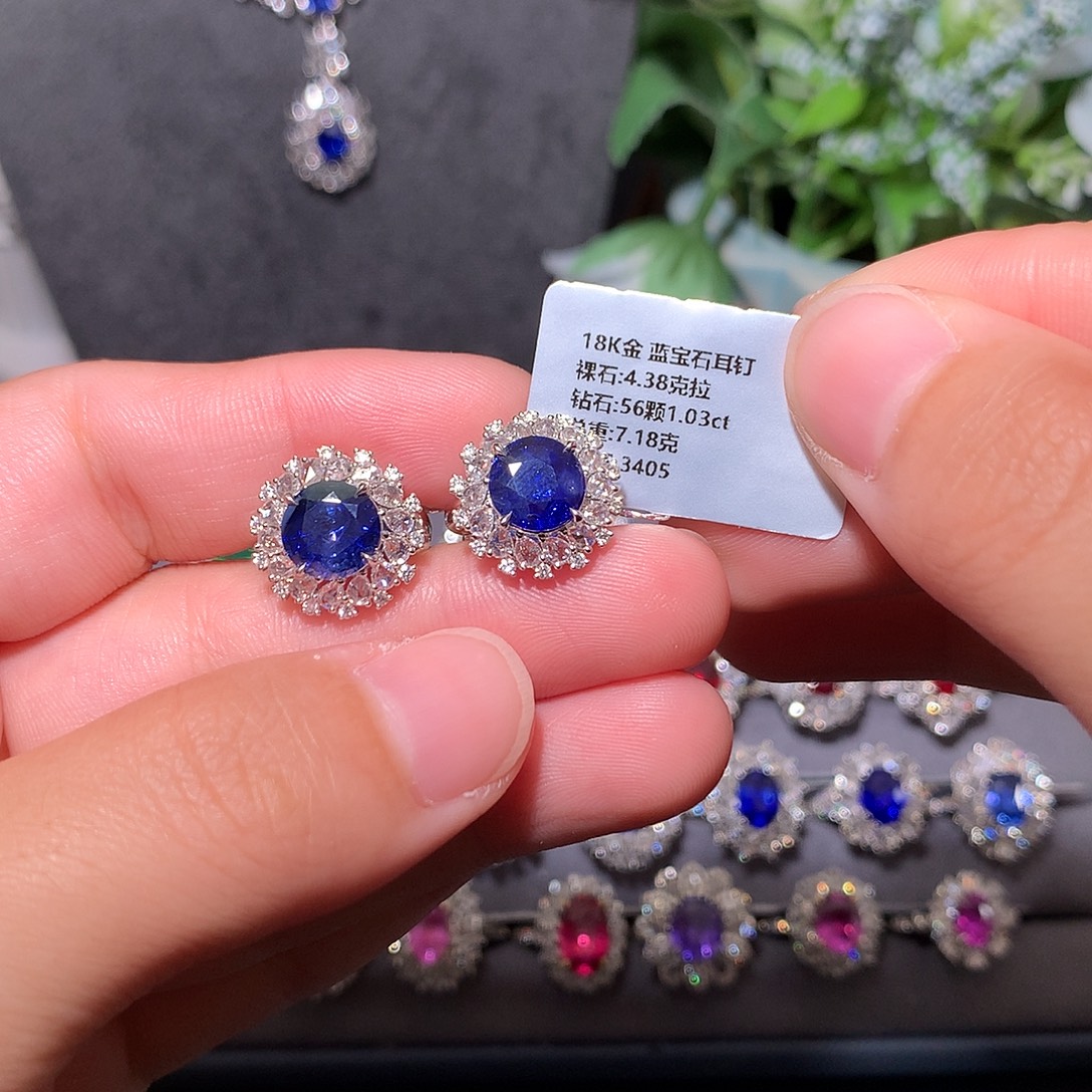 蓝宝石耳钉18K金镶嵌