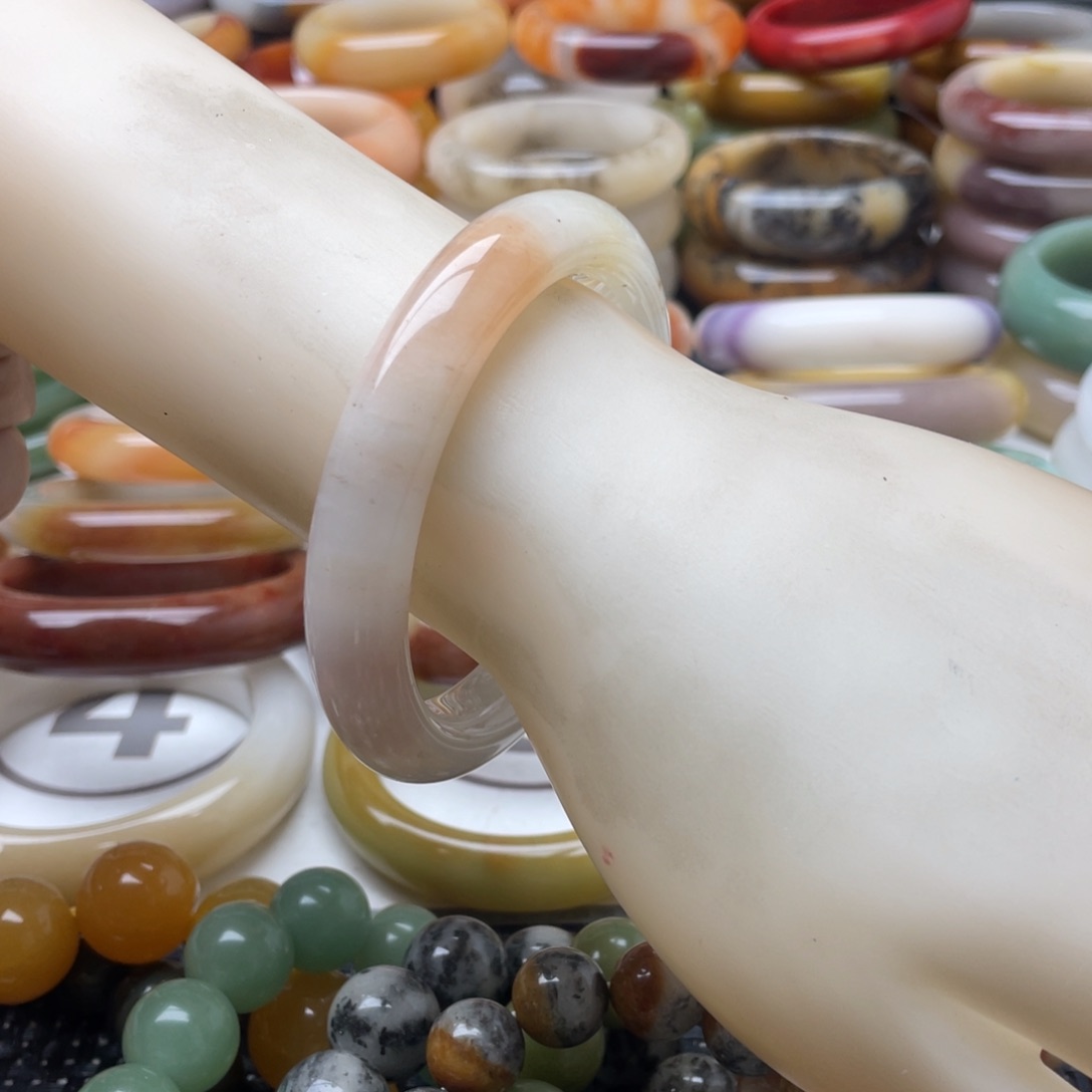 石英质玉未镶嵌手镯