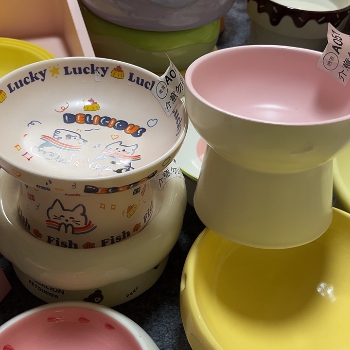 陶两个装陶瓷餐具连接dd
