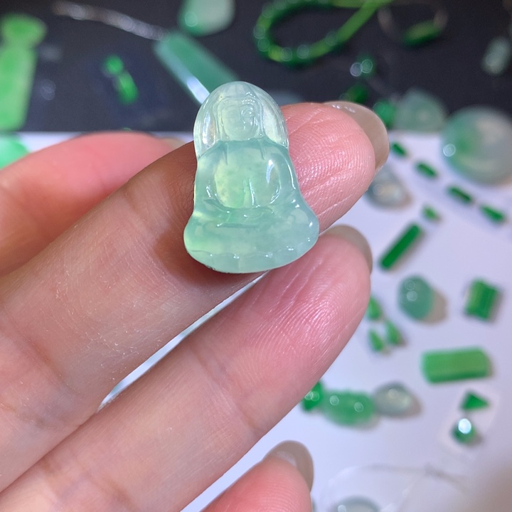 翡翠未镶嵌套链观音